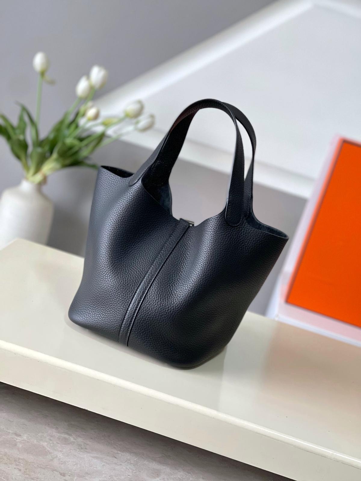 Bucket Bag Black