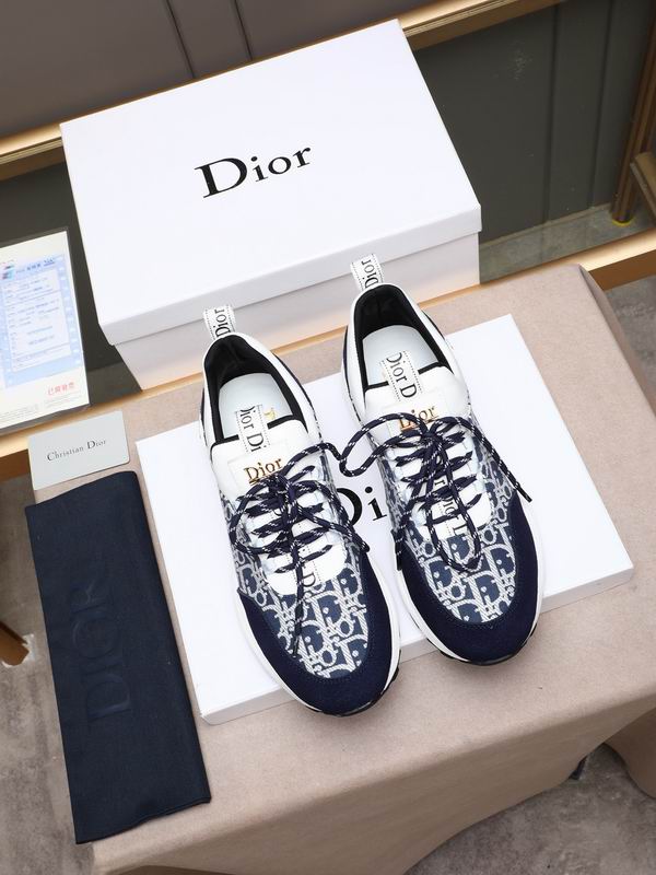 Premium Pattern Runner Sneakers
