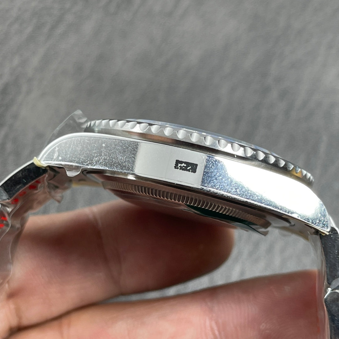 Ceramic Bezel Automatic GMT Watch 40 mm