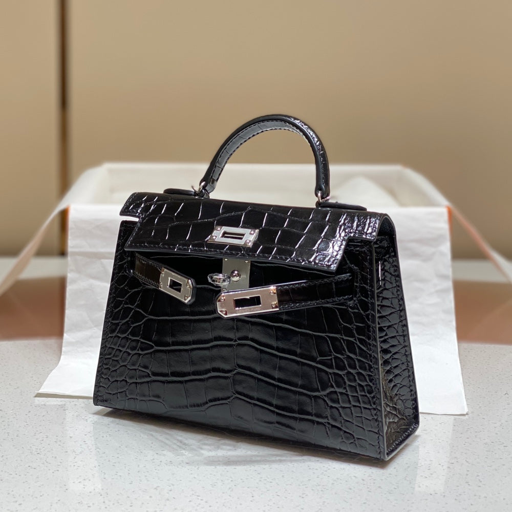 Mini 19 Black Croco Lookalike in Cowhide Leather